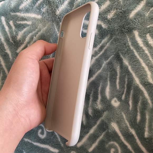 ✨3/$15✨iphone 11 silicone case - Picture 3 of 6